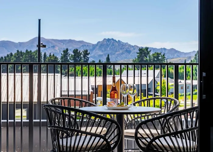 Grandview Apartment *