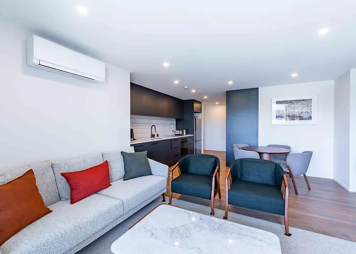 Grandview Apartment *