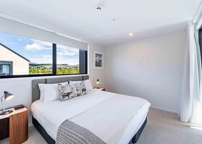 Grandview Apartment *